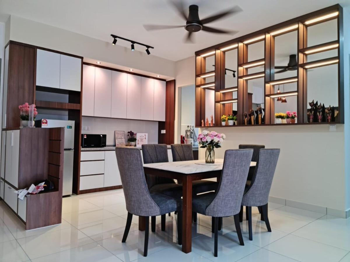 Rhr Deluxe Guesthouse Kinarut Papar Sabah - Pool View מראה חיצוני תמונה