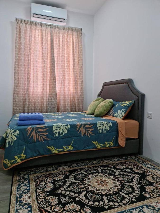 Rhr Deluxe Guesthouse Kinarut Papar Sabah - Pool View מראה חיצוני תמונה